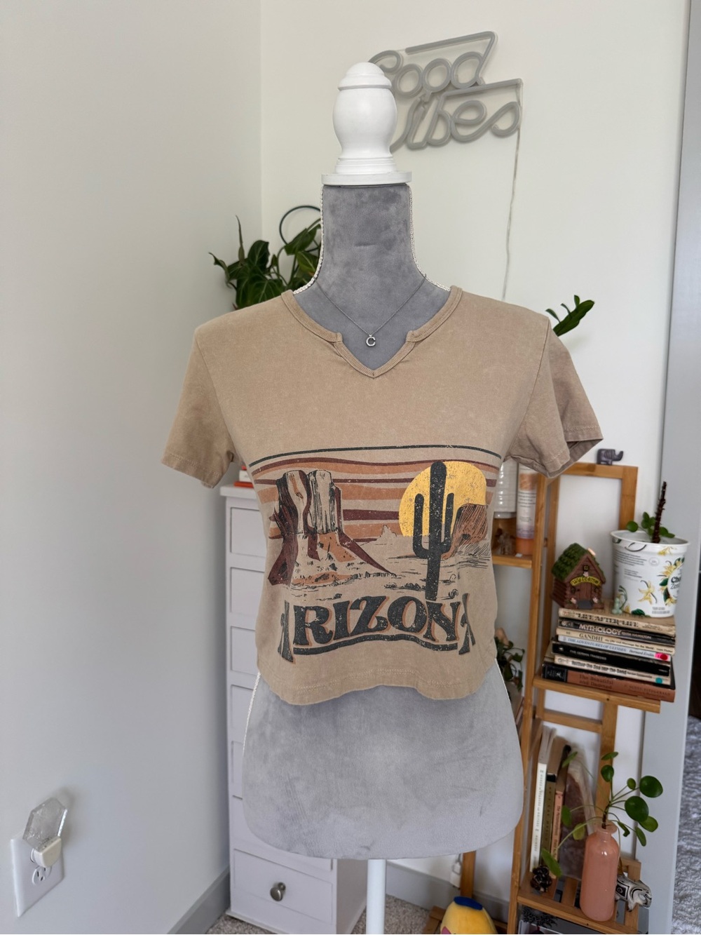 Arizona Desert Graphic Crop Tee - Tan
